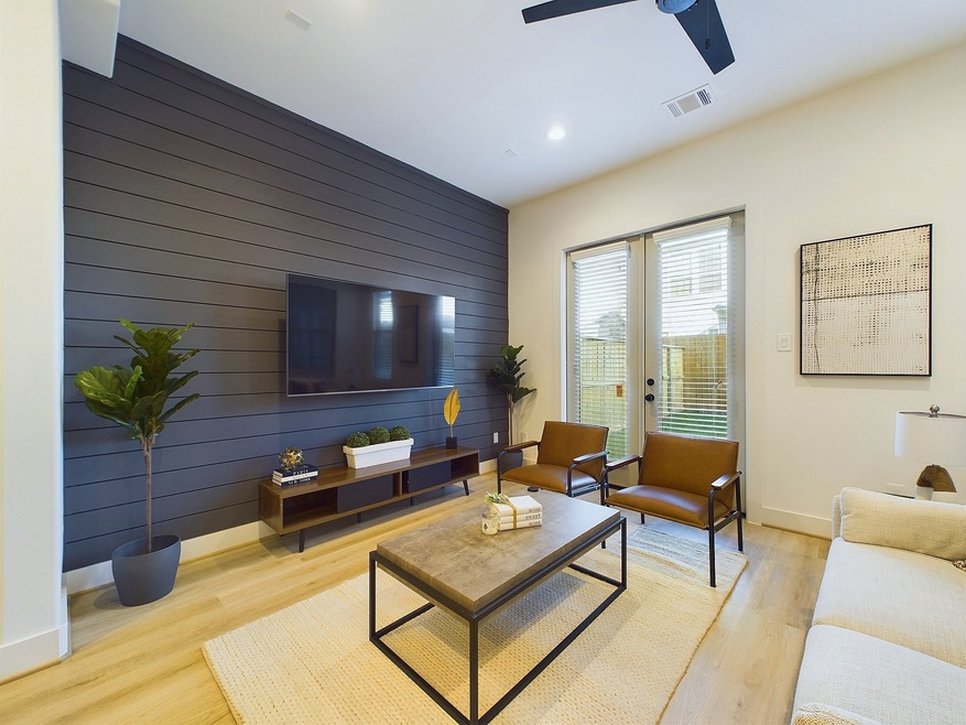 1722 Laverne St unit B, Houston, TX 77080 - photo 1