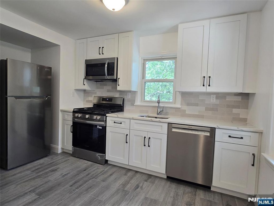 128 Newark Pompton Turnpike unit 2nd Floor, Pequannock, NJ 07440 - photo 1