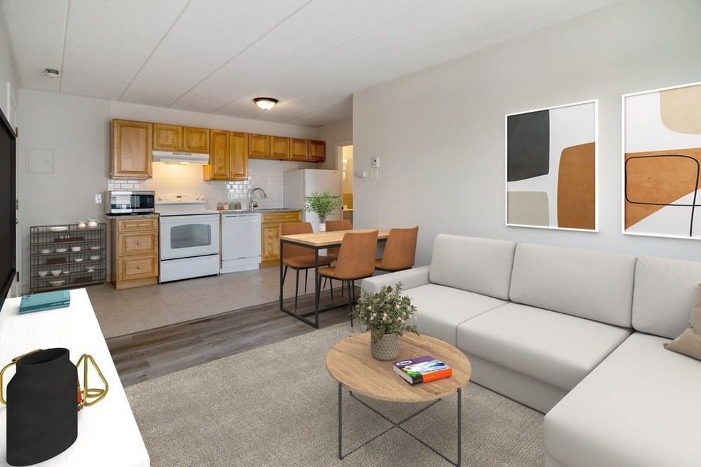 33 Middle St unit 24, Waltham, MA 02451 - photo 1