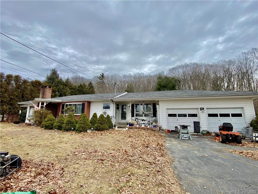 Large Country Ranch with Stream!