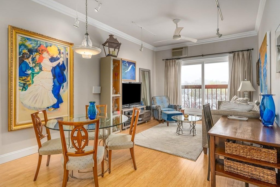 143 W Brookline St unit 502, Boston, MA 02118 - photo 1