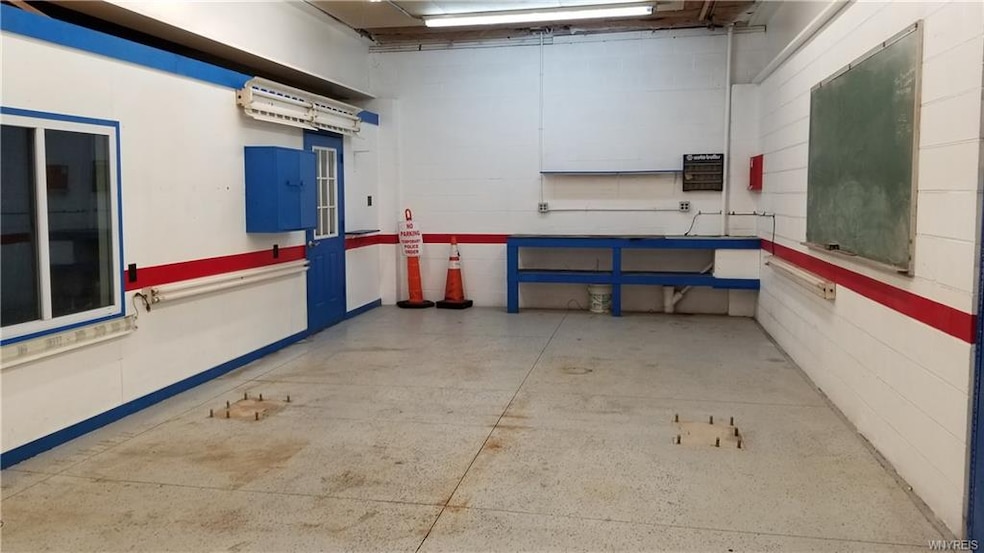 825 Oliver St unit REAR, North Tonawanda, NY 14120 - photo 1