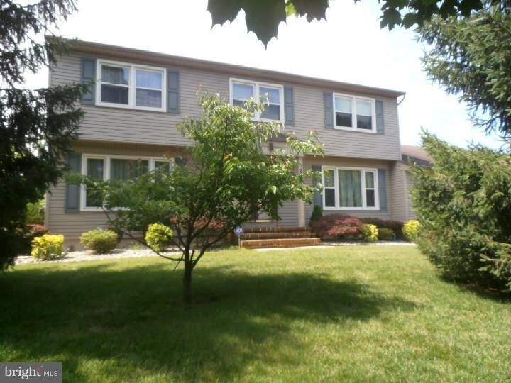 14 Dov Place, Kendall Park, NJ 08824 - photo 1