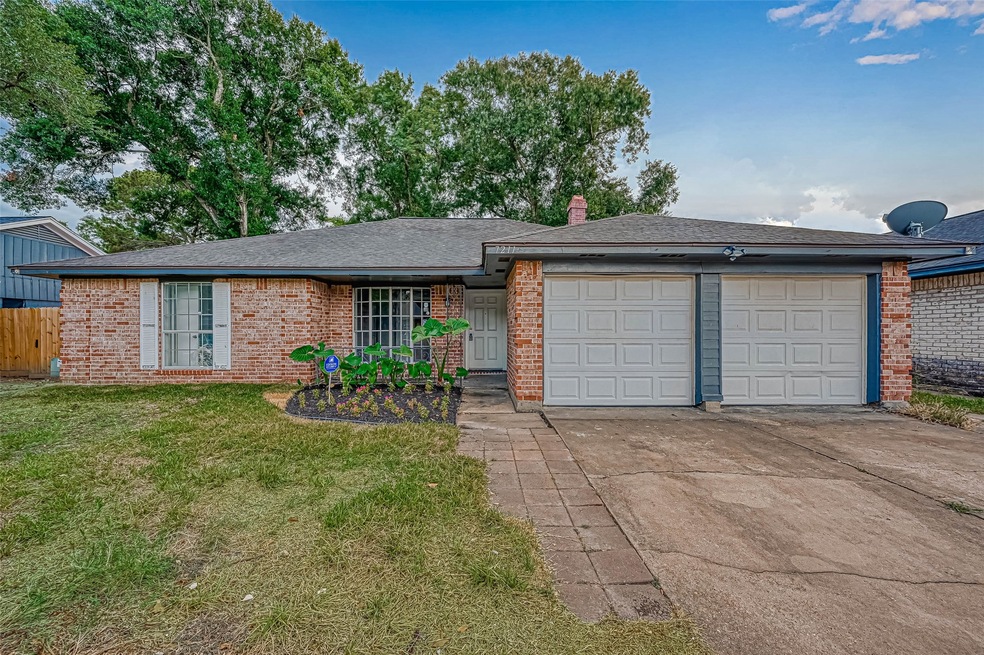 7211 Stonegate Dr, Houston, TX 77040 - photo 1