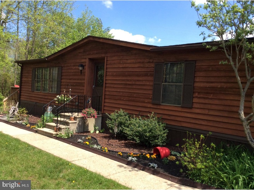 112 S Pond Dr, Mount Laurel, NJ 08054 - photo 1