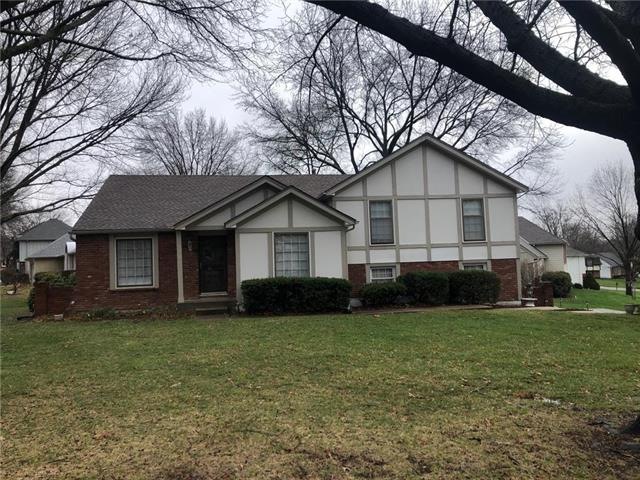 12218 W 101st St, Lenexa, KS 66215 - photo 1