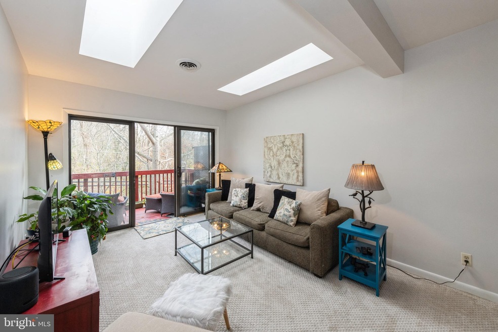 236 W Taylor Run Pkwy unit 10, Alexandria, VA 22314 - photo 1