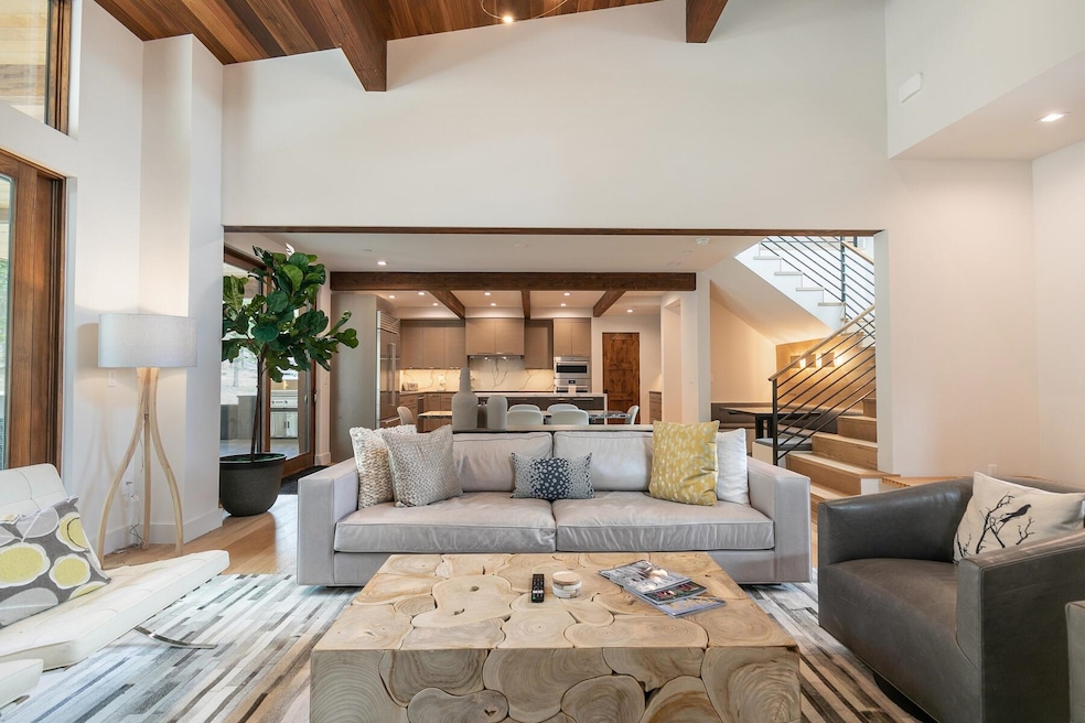 Sold $3,724,000 • Co-Listing Agent