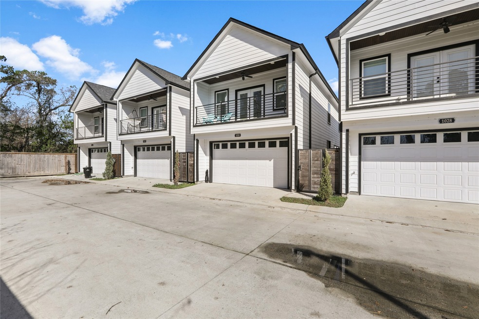 1030 Melneeka Ln, Houston, TX 77091 - photo 1