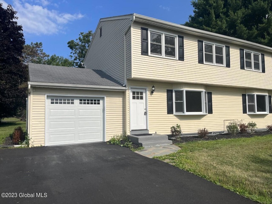 31 Oakwood Rd, Glenmont, NY 12077 - photo 1