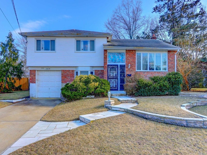 700 Jay Way, Baldwin, NY 11510 - photo 1