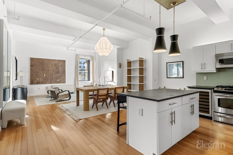 Sold $1,465,000 • Co-Listing Agent