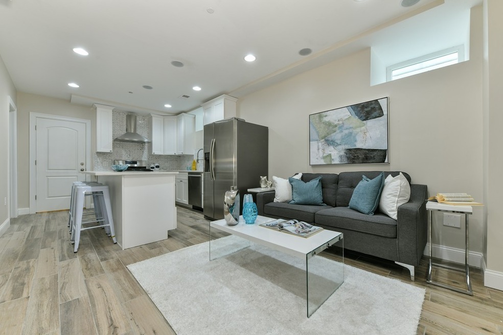 810-812 E 3rd St unit 1, Boston, MA 02127 - photo 1