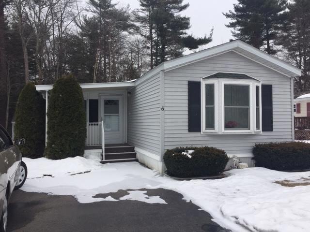 67 Anna Robert w porch