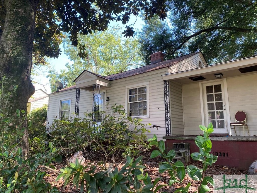 1319 E Bolton St, Savannah, GA 31404 - photo 1