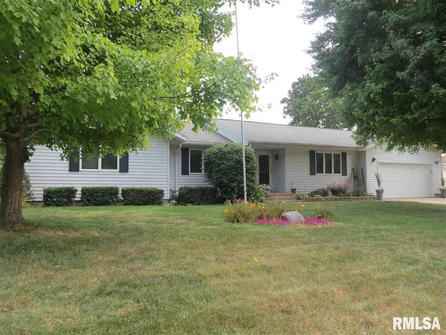 1230 Rutledge Dr, Lincoln, IL 62656 - photo 1