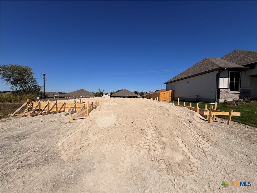 402 University Ave, Troy, TX 76579 - photo 1