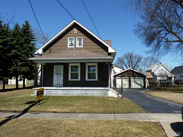 54 Center Ave, North Tonawanda, NY 14120 - photo 1