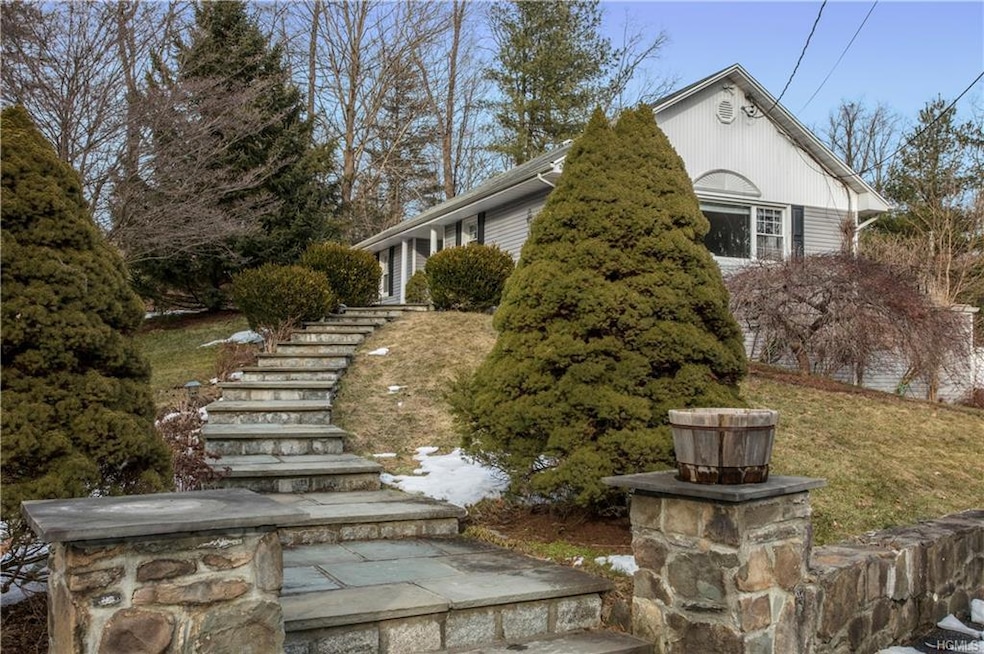 1 Pond Hill Rd, Chappaqua, NY 10514 - photo 1