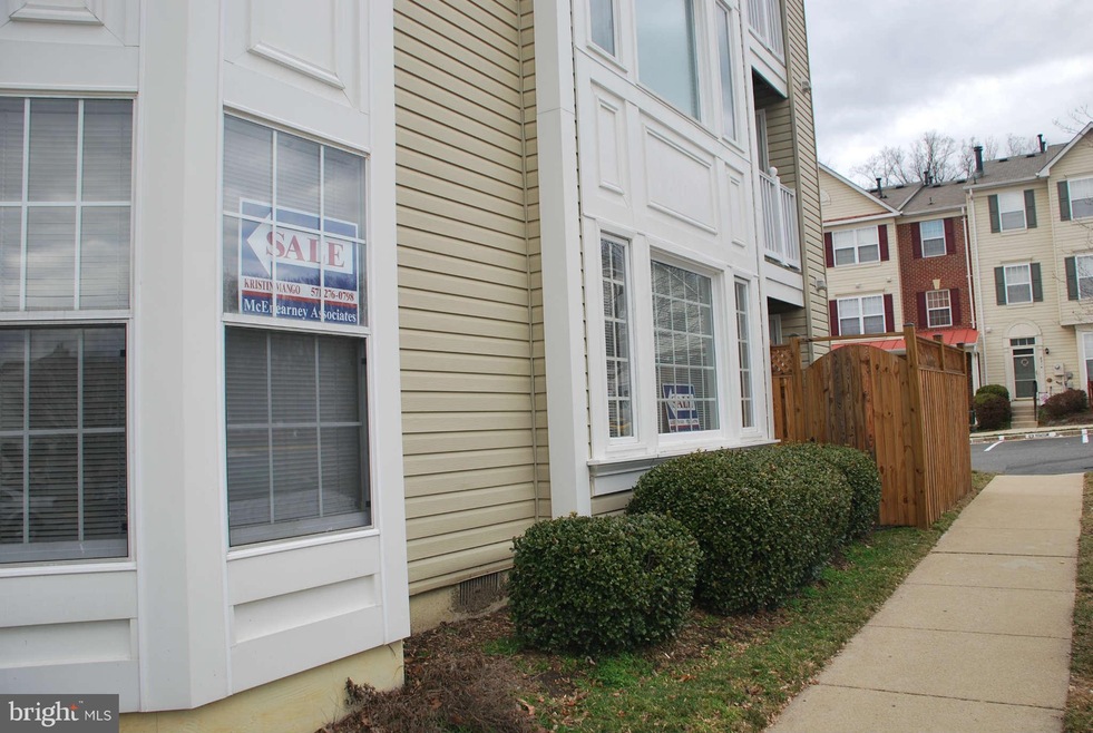 9220 Cardinal Forest Ln unit D, Lorton, VA 22079 - photo 1