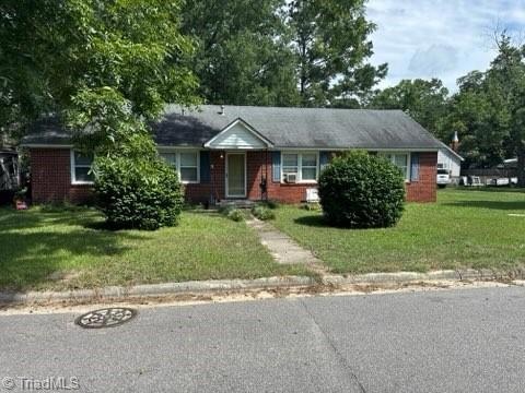 318 N Elm St, Maxton, NC 28364 - photo 1
