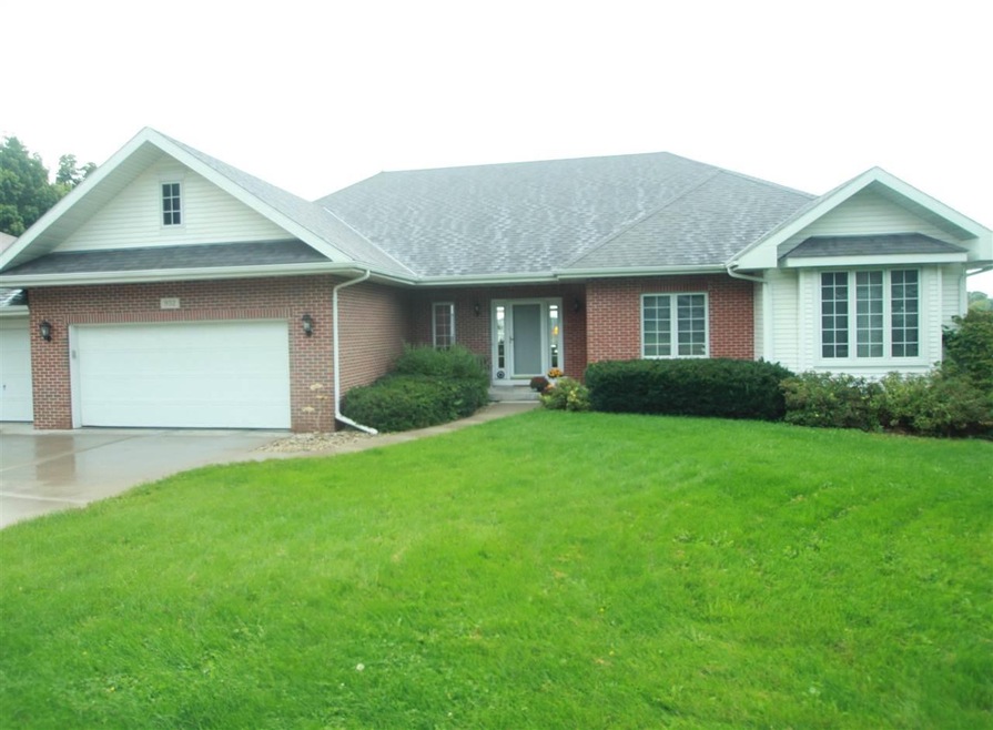 932 Autumn Woods Ln, Oregon, WI 53575 - photo 1