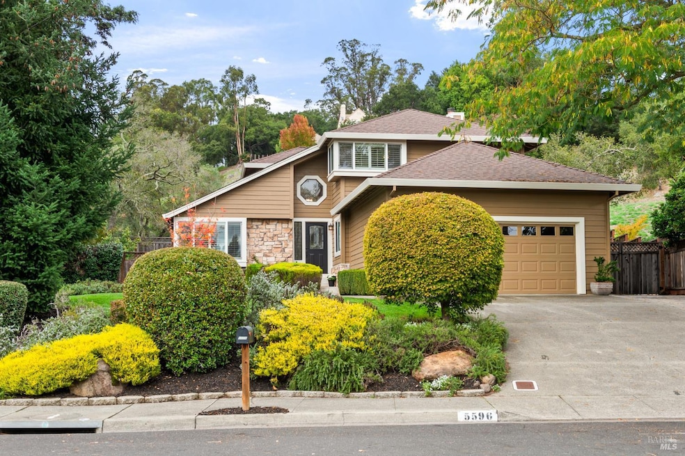 5596 Carriage Ln, Santa Rosa, CA 95403 - photo 1