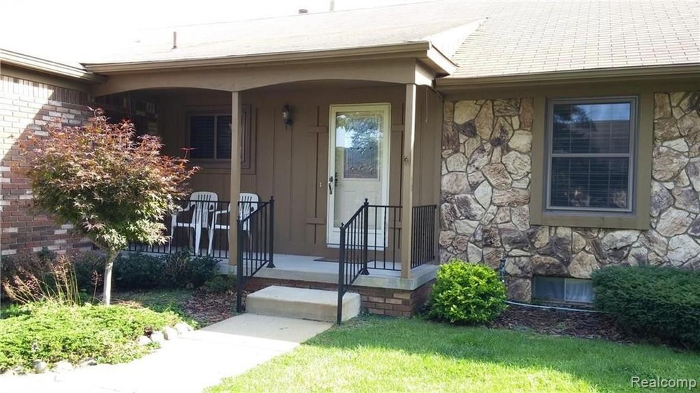 11886 Shenandoah Dr unit 2, South Lyon, MI 48178 - photo 1