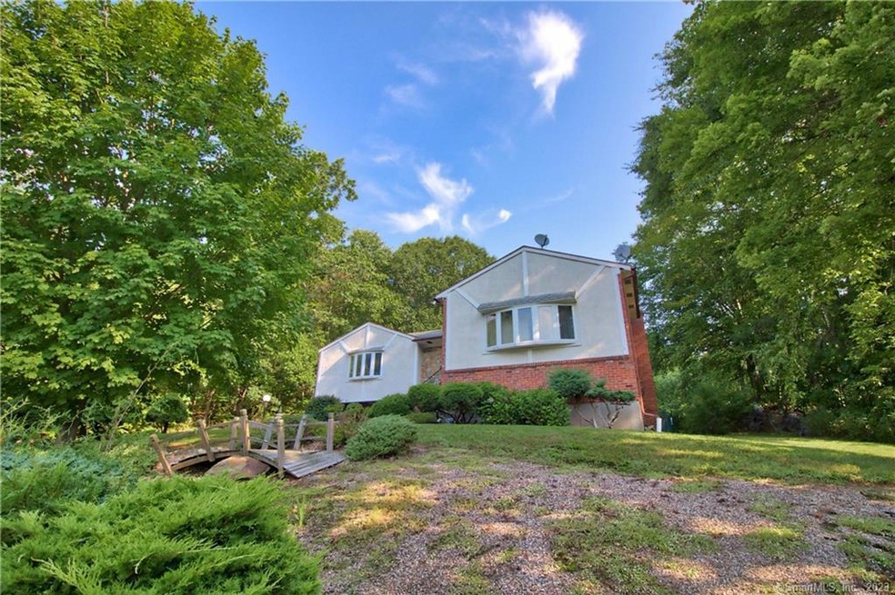 93 Stonefence Rd, Naugatuck, CT 06770 - photo 1