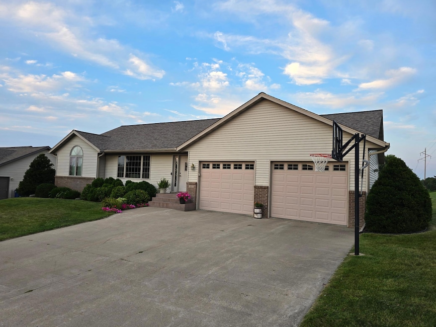 404 Crestview Ct, Goodhue, MN 55027 - photo 1