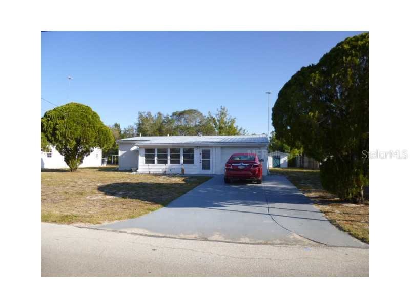 105 Charles St, Frostproof, FL 33843 - photo 1