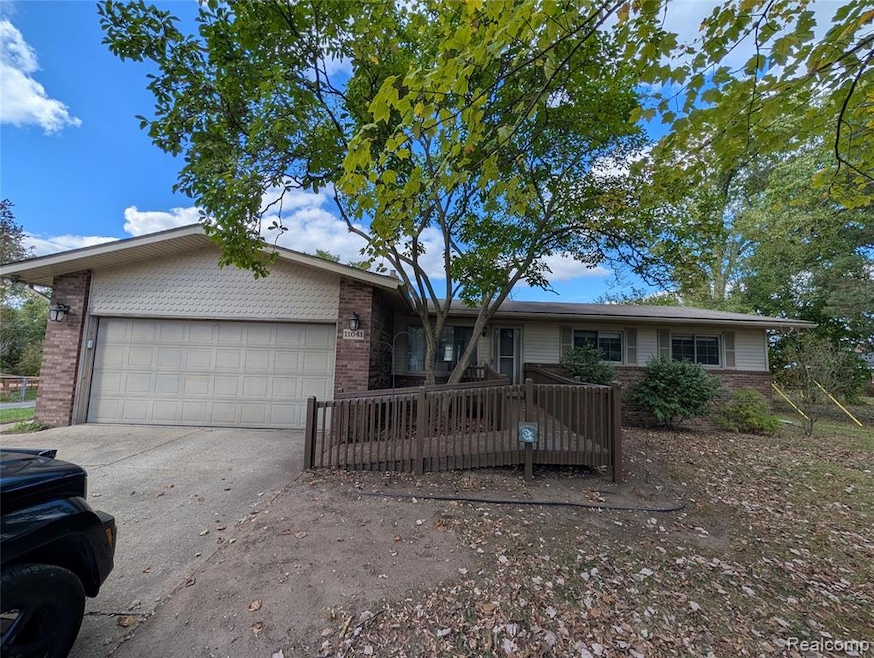 11041 Tillson Dr, South Lyon, MI 48178 - photo 1