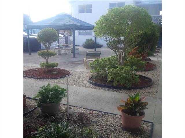 400 SE 3 Ave unit 101, Hallandale Beach, FL 33009 - photo 1