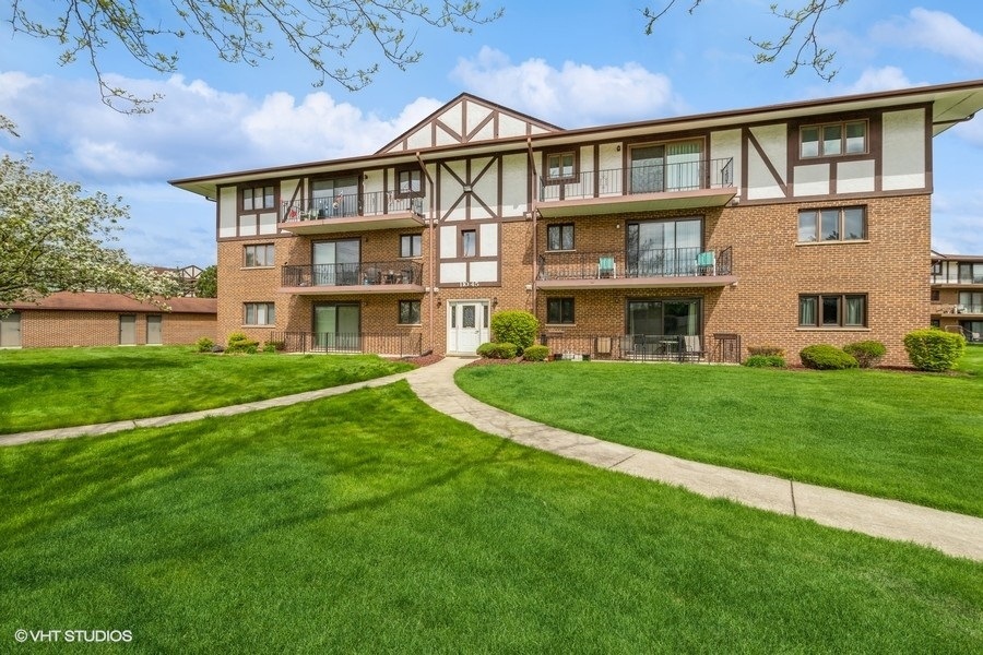 11045 S Theresa Cir unit 1D, Palos Hills, IL 60465 - photo 1