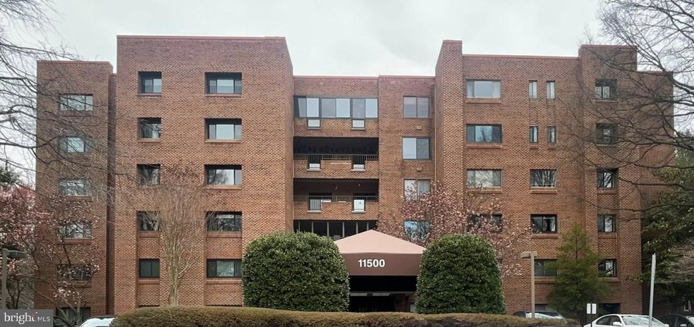 11500 Fairway Dr unit 305, Reston, VA 20190 - photo 1