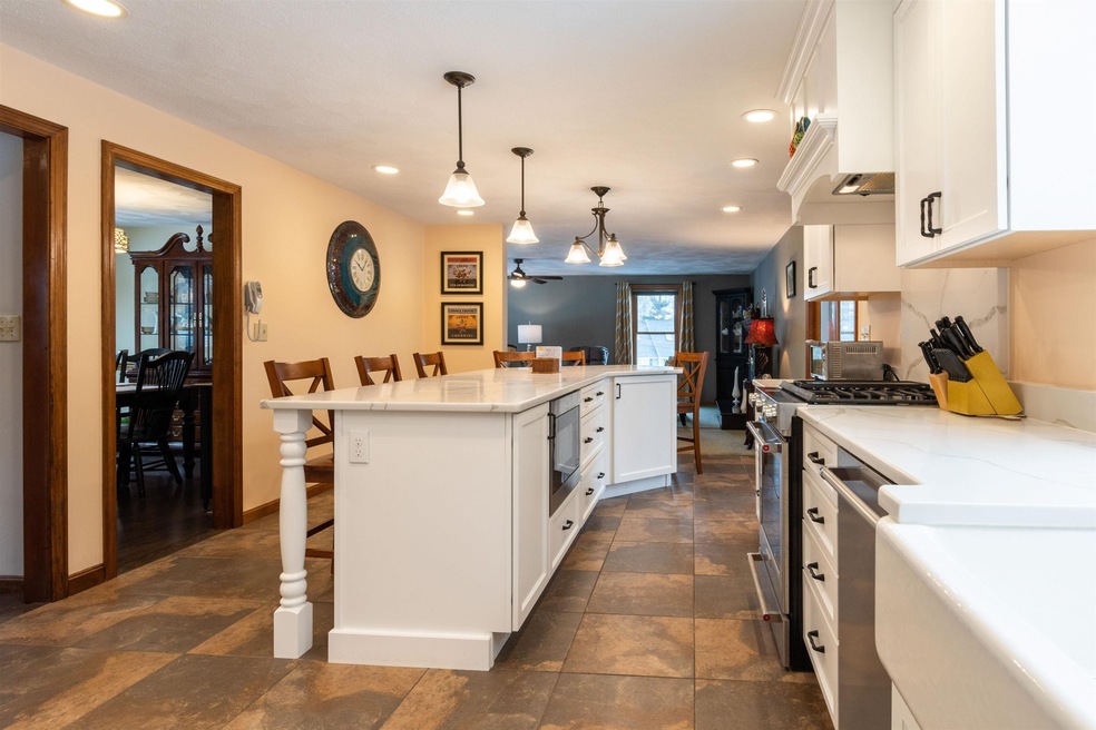 This home offers a huge, beautifully remodeled kit