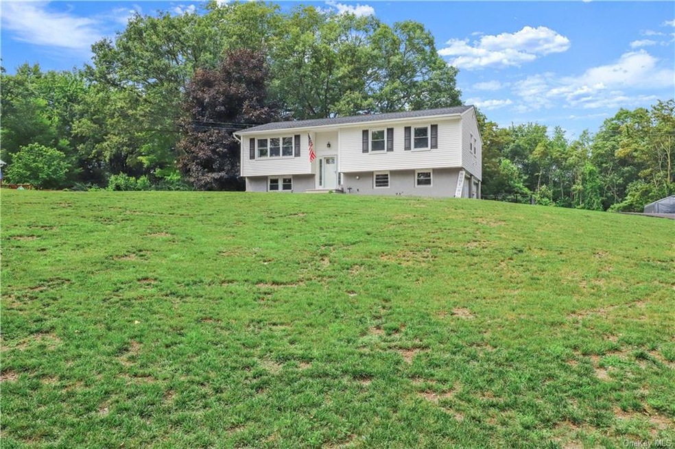 37 Bykenhulle Rd, Hopewell Junction, NY 12533 - photo 1