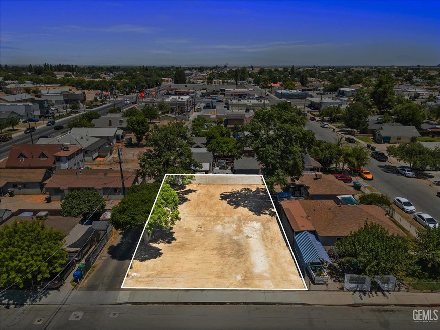 188 N Wall St, Shafter, CA 93263 - photo 1