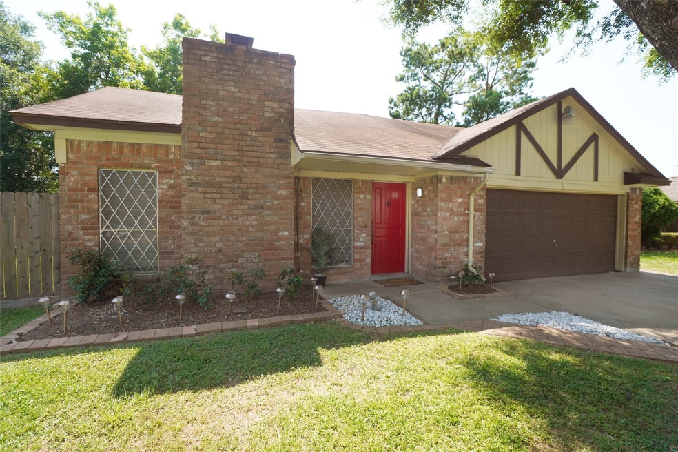 10103 Heather Hill Dr, Houston, TX 77086 - photo 1