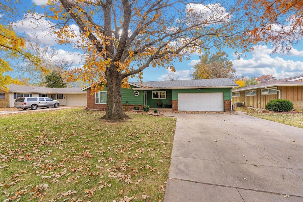 427 N Pamela Ave, Wichita, KS 67212 - photo 1