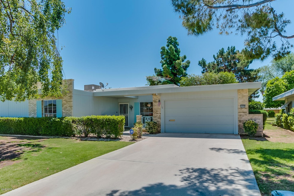 10325 W Highwood Ln, Sun City, AZ 85373 - photo 1