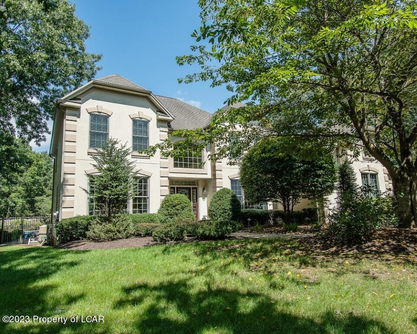 392 Larchmont Way, Mountain Top, PA 18707 - photo 1