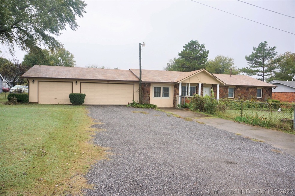 1007 Warren Rd, Henryetta, OK 74437 - photo 1