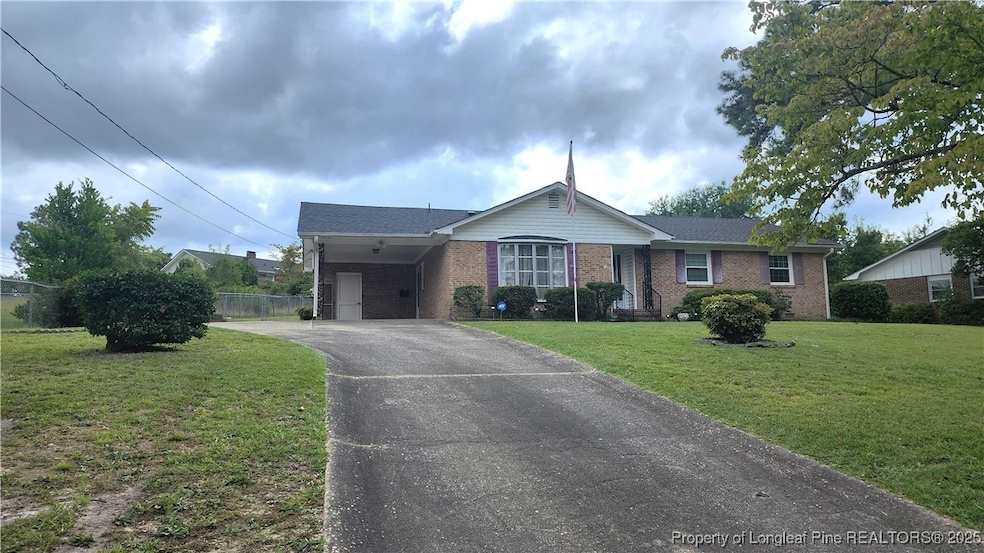 703 Roundtree Dr, Fayetteville, NC 28303 - photo 1