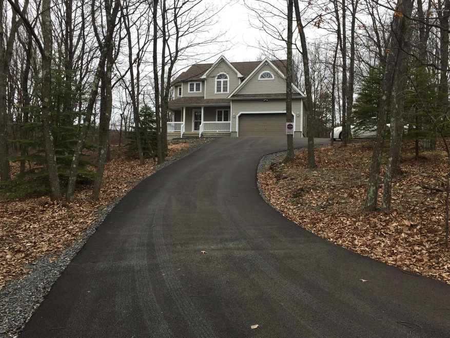 427 Laramie Rd, Effort, PA 18330 - photo 1