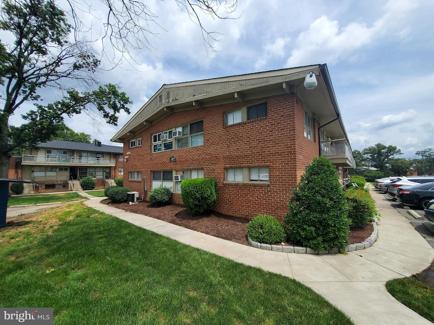 7403 18th Ave unit 201, Hyattsville, MD 20783 - photo 1