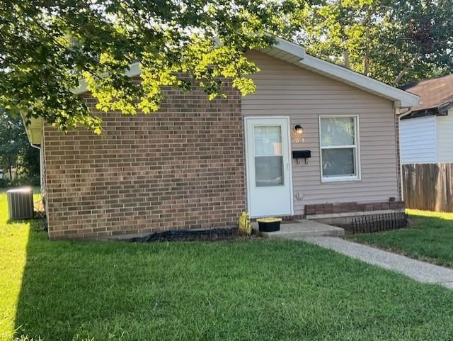 2624 Thompson St, Terre Haute, IN 47802 - photo 1