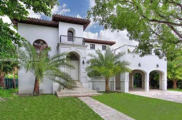 274 W Mashta Dr, Key Biscayne, FL 33149 - photo 1