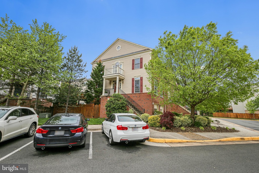 4501 Fair Valley Dr, Fairfax, VA 22033 - photo 1