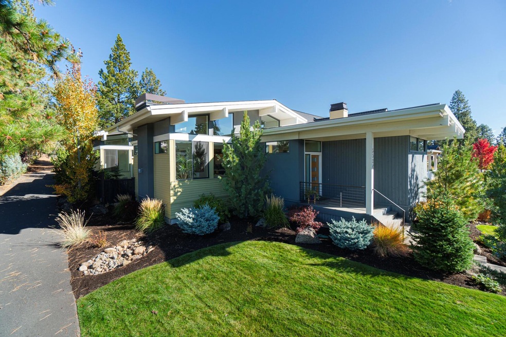 2736 NW Shields Dr, Bend, OR 97701 - photo 1